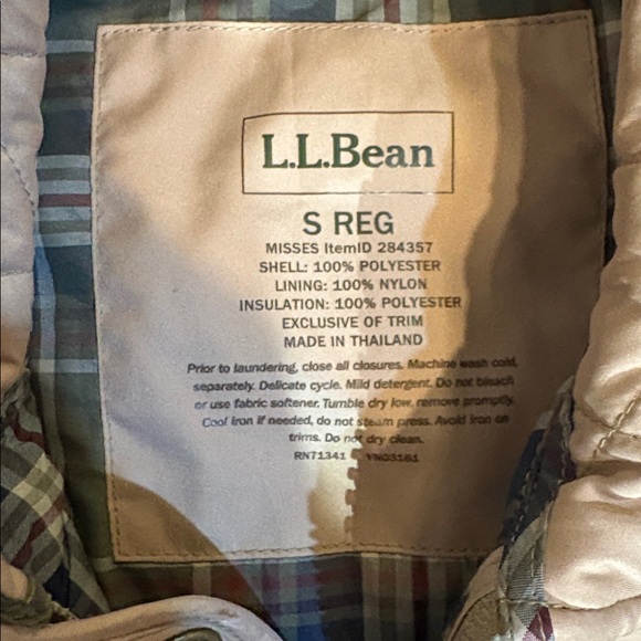 L.L. Bean Quilted Riding Vest - Picture 4 of 8